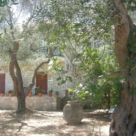 Baronessa's 아파트 *